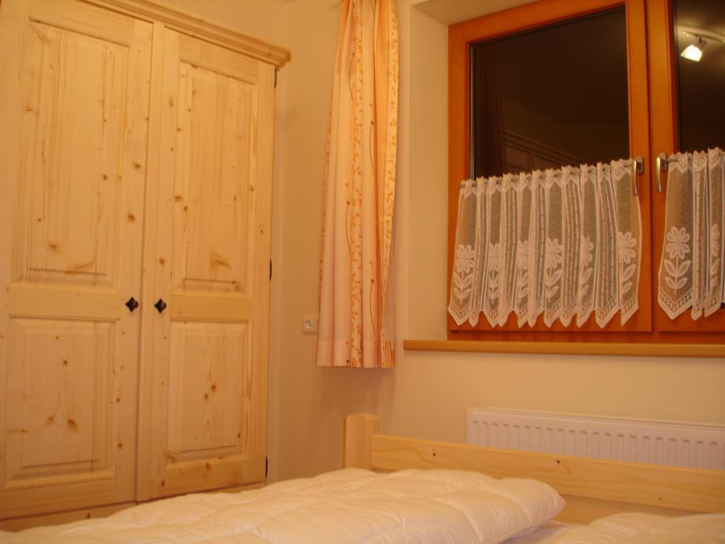ニーデラウHaus Gfoellerアパートメント 部屋 写真